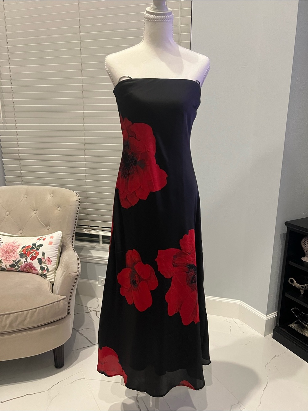 Francesca’s Black & Red Floral Strapless Maxi Dress Size M